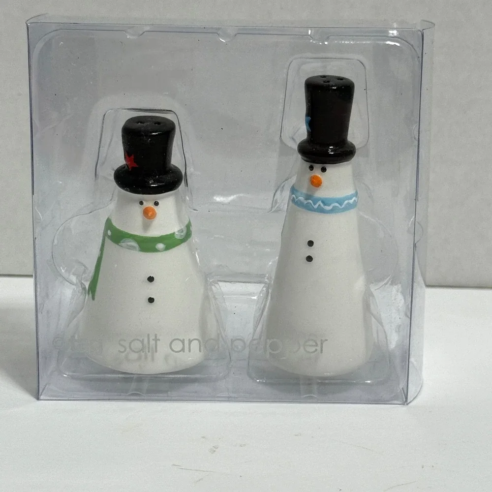Ceramic Snowman Salt Pepper Shakers Set Black‎ Top Hat Winter Holiday Kitchen